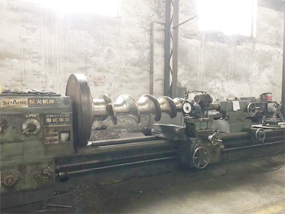 喂料螺旋軸(zhou)加工